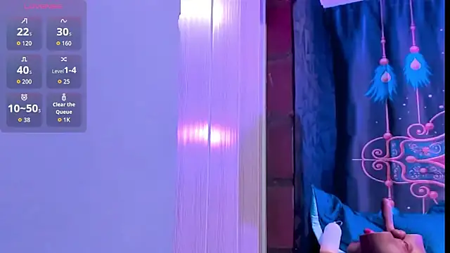 Snapshot of Sharlott_smith chatting on October 17, 2025, 9:49 pm Sharlott smith online show from October 17, 2025, 9:49 pm