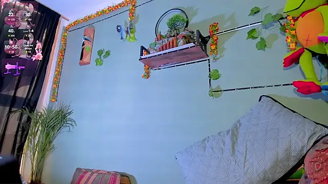 Snapshot of Sharlott_smith chatting on November 19, 2025, 8:42 pm Sharlott smith online show from November 19, 2025, 8:42 pm