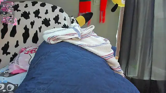 Snapshot of Sharlott_smith chatting on December 15, 2025, 8:25 pm Sharlott smith online show from December 15, 2025, 8:25 pm