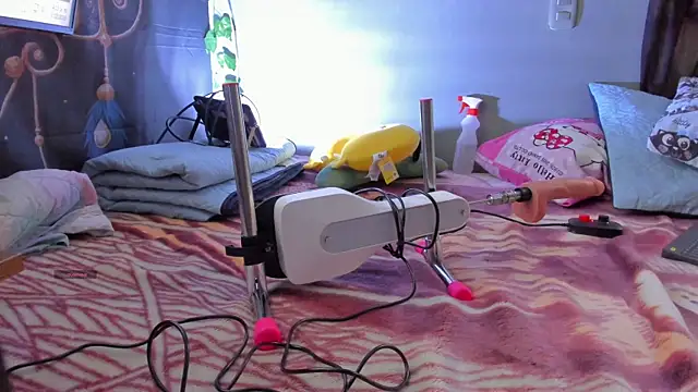 Snapshot of Sharlott_smith chatting on December 5, 2025, 9:12 pm Sharlott smith online show from December 5, 2025, 9:12 pm