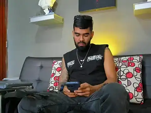 black kameron  online show from November 4, 2025, 9:29 pm