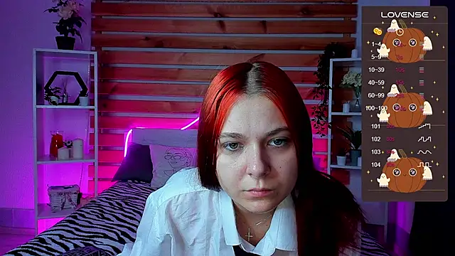 ChloeLewisss online show from October 22, 2025, 1:05 am