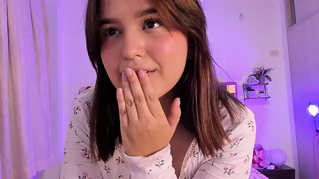 MIACUTEE  online show from March 11, 2026, 8:36 pm