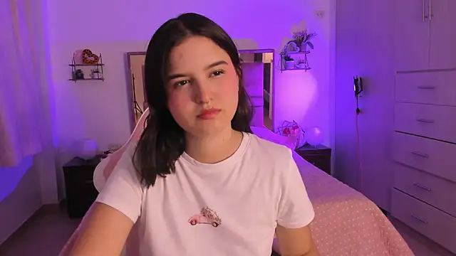 MIACUTEE  online show from March 2, 2026, 10:06 pm