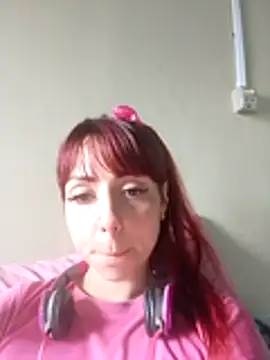 bAby be online show from October 14, 2025, 8:31 pm