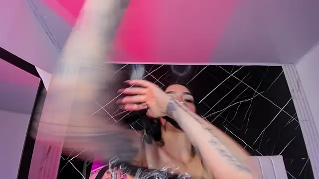 Snapshot of Candy_leilaa3 chatting on April 16, 2026, 6:14 am Candy leilaa3 online show from April 16, 2026, 6:14 am