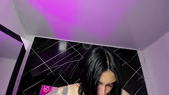 Snapshot of Candy_leilaa3 chatting on March 25, 2026, 5:18 am Candy leilaa3 online show from March 25, 2026, 5:18 am