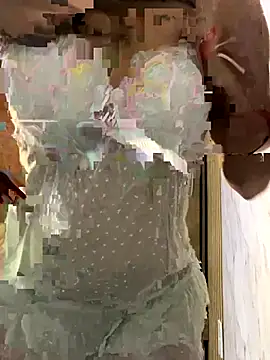 Snapshot of safadinhaquenteW chatting on October 24, 2025, 7:24 pm safadinhaquenteW online show from October 24, 2025, 7:24 pm