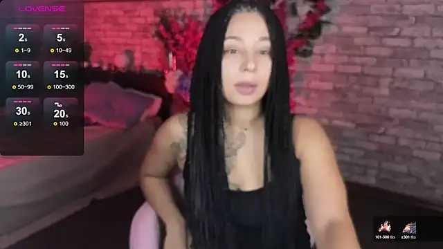 Aisha Goldstein online show from November 11, 2025, 6:08 am