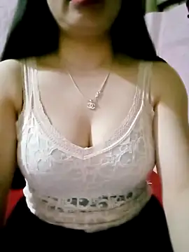 Snapshot of SansanCii chatting on December 2, 2025, 12:40 pm SansanCii online show from December 2, 2025, 12:40 pm