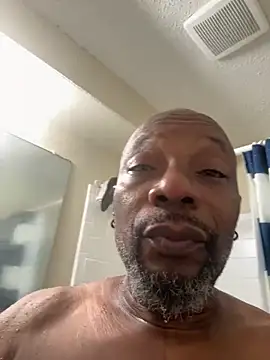 Nolaboyz online show from May 8, 2026, 4:33 pm