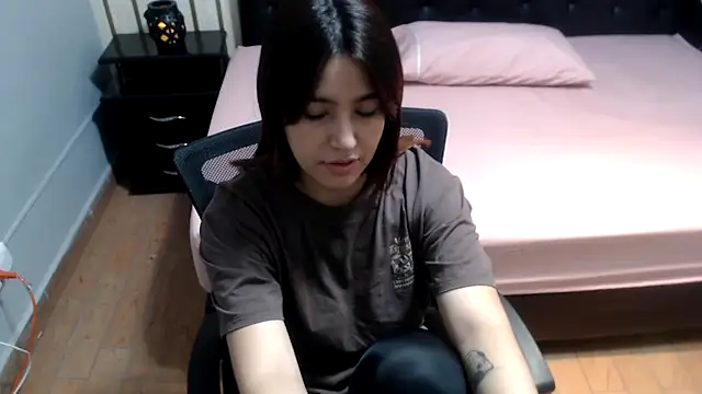 1evelinewood online show from March 17, 2026, 1:25 pm