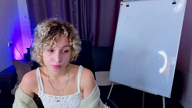 Mary Wahlberg online show from October 22, 2025, 5:40 am