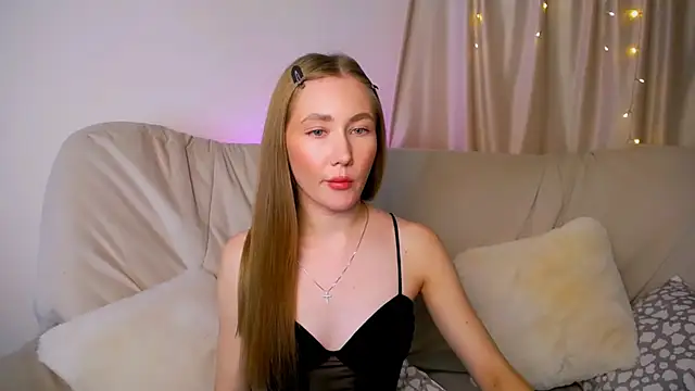 EllyColins online show from November 30, 2025, 2:56 am