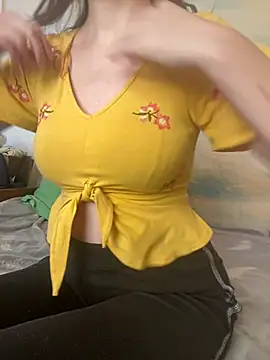 KittieCreme online show from March 7, 2026, 10:10 am