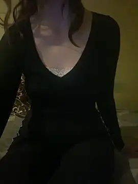 KittieCreme online show from November 11, 2025, 2:12 pm