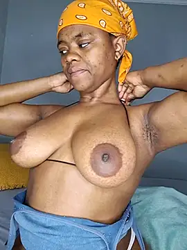 Snapshot of certifiedhottie2025 chatting on June 26, 2026, 7:25 am certifiedhottie2025 online show from June 26, 2026, 7:25 am