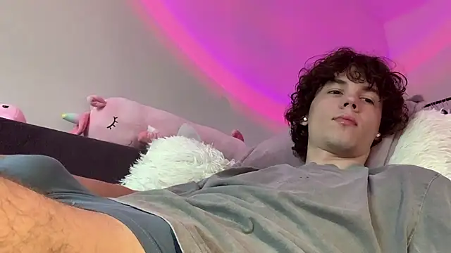 Jeremy1Scott online show from June 12, 2026, 5:16 am