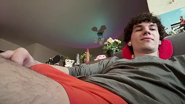 Jeremy1Scott online show from March 14, 2026, 4:29 am