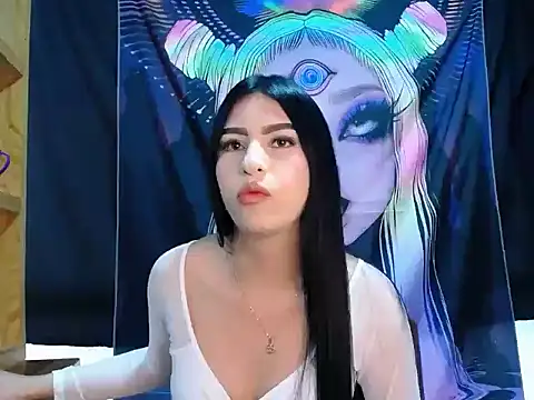 AlanaCollins- online show from October 19, 2025, 11:46 am