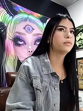 AlanaCollins- online show from October 21, 2025, 11:09 am