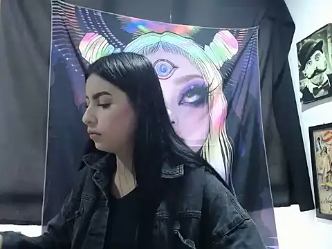 AlanaCollins- online show from October 20, 2025, 11:33 am