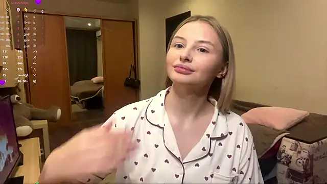 VictoriaMystery online show from November 28, 2025, 2:17 pm