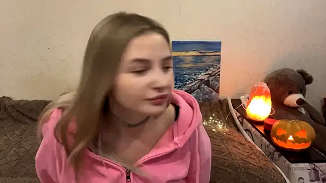 VictoriaMystery online show from October 29, 2025, 1:21 pm