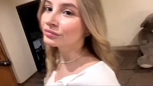 VictoriaMystery online show from October 24, 2025, 2:16 pm