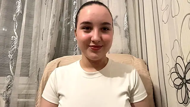 Snapshot of DaisyMolly chatting on October 17, 2025, 9:16 pm DaisyMolly online show from October 17, 2025, 9:16 pm
