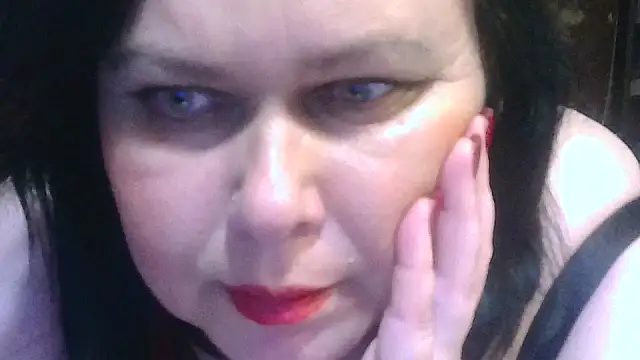 CharleeKendall online show from November 3, 2025, 7:39 pm