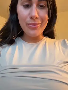 mamimamacitaaa online show from October 13, 2025, 3:57 pm