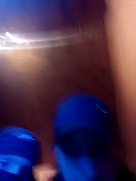 Laroukineee online show from October 13, 2025, 12:12 am