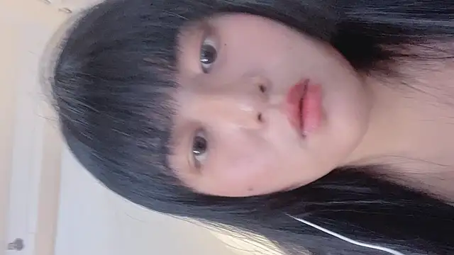 Snapshot of Ronana77 chatting on October 14, 2025, 8:59 am Ronana77 online show from October 14, 2025, 8:59 am