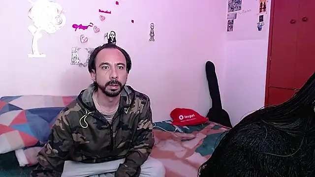 Isis Robert online show from November 23, 2025, 1:37 am