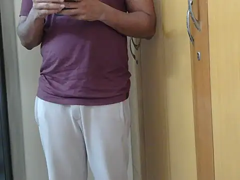 Snapshot of mpl_sub4 chatting on December 1, 2025, 7:20 am mpl sub4 online show from December 1, 2025, 7:20 am