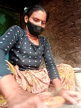 Snapshot of Dipti_bb chatting on October 25, 2025, 4:11 am Dipti bb online show from October 25, 2025, 4:11 am