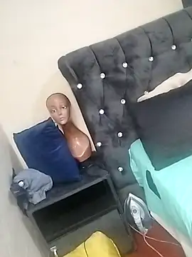 Snapshot of CaramelBoootie chatting on November 21, 2025, 6:07 pm CaramelBoootie online show from November 21, 2025, 6:07 pm