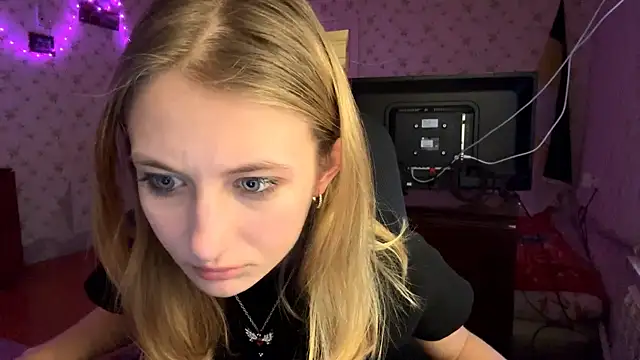 Snapshot of AmeliLia chatting on March 25, 2026, 3:44 pm AmeliLia online show from March 25, 2026, 3:44 pm