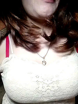 YiyinLy online show from January 14, 2026, 12:20 pm