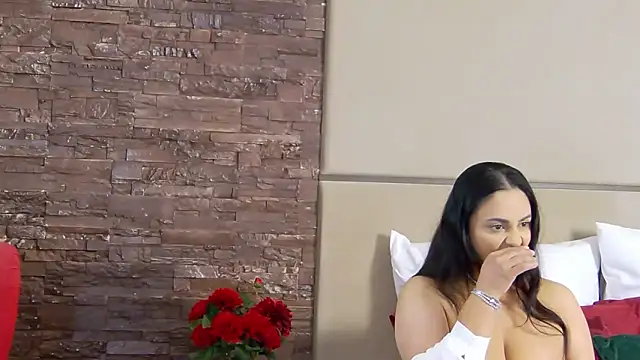 Snapshot of MayaMusee chatting on December 19, 2025, 7:00 am MayaMusee online show from December 19, 2025, 7:00 am