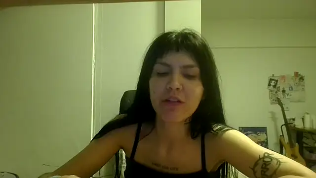 Snapshot of miapink33 chatting on December 4, 2025, 4:55 am miapink33 online show from December 4, 2025, 4:55 am