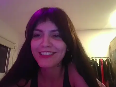 Snapshot of miapink33 chatting on October 22, 2025, 2:00 am miapink33 online show from October 22, 2025, 2:00 am