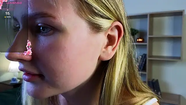 Snapshot of Shirley_Davis chatting on October 22, 2025, 4:50 pm Shirley Davis online show from October 22, 2025, 4:50 pm