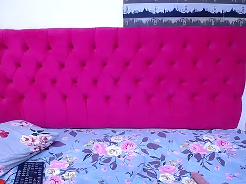 Amberdiamondmmm online show from October 25, 2025, 4:33 am