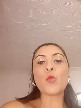 Snapshot of Mariapaula88 chatting on October 22, 2025, 11:31 am Mariapaula88 online show from October 22, 2025, 11:31 am