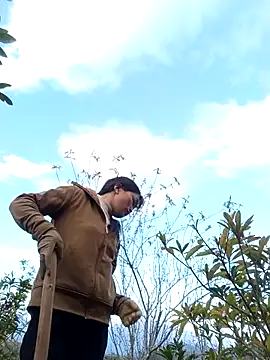 siusiu-00 online show from December 18, 2025, 9:36 am