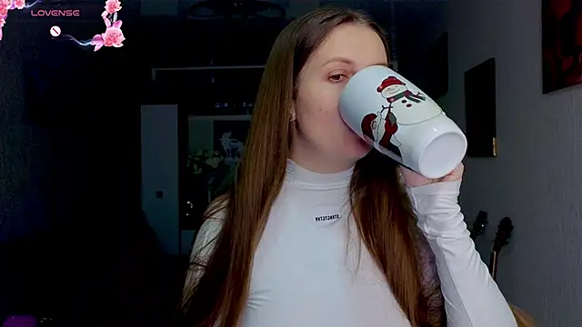 Amy  Leee  online show from October 25, 2025, 12:17 pm