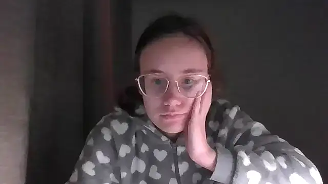 Snapshot of LuckySLove chatting on January 6, 2026, 6:56 pm LuckySLove online show from January 6, 2026, 6:56 pm