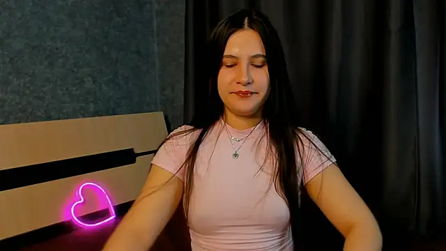 Diana moonnn online show from October 17, 2025, 6:39 am